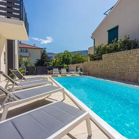 Kety Mansion Baška