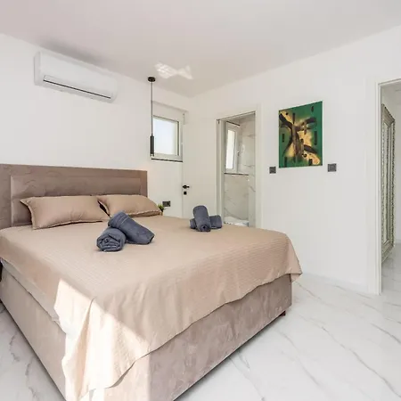 Holiday home Kety Mansion Baska (Krk)